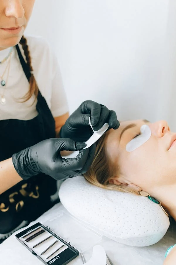 How Long Do Eyelash Extensions Last