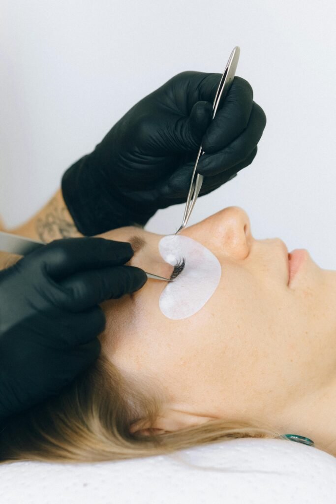 How Long Do Eyelash Extensions Last
